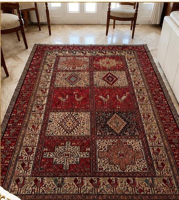Un tapis à compartiments repris sous son voile gris — après intervention