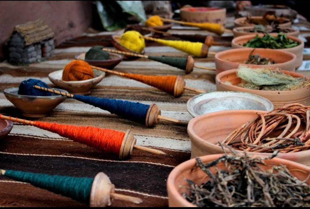 Pigments et plantes tinctoriales : la couleur se compose avant de s’appliquer